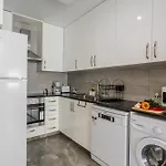 H&o Sea Breeze Boutique Apartment Klorakas