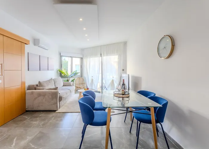 H&o Sea Breeze Boutique